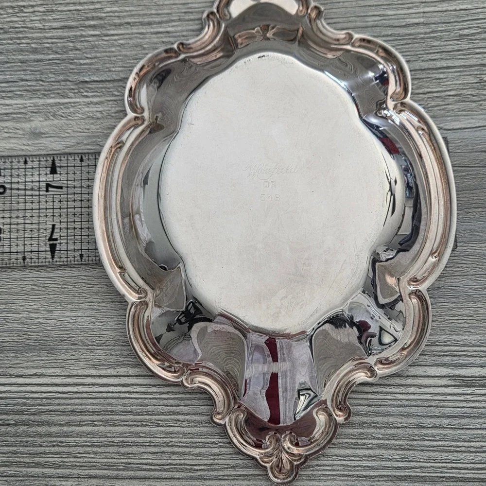 International Silver Wakefield Nut Dish Spoon Set Silverplate Scalloped Serving